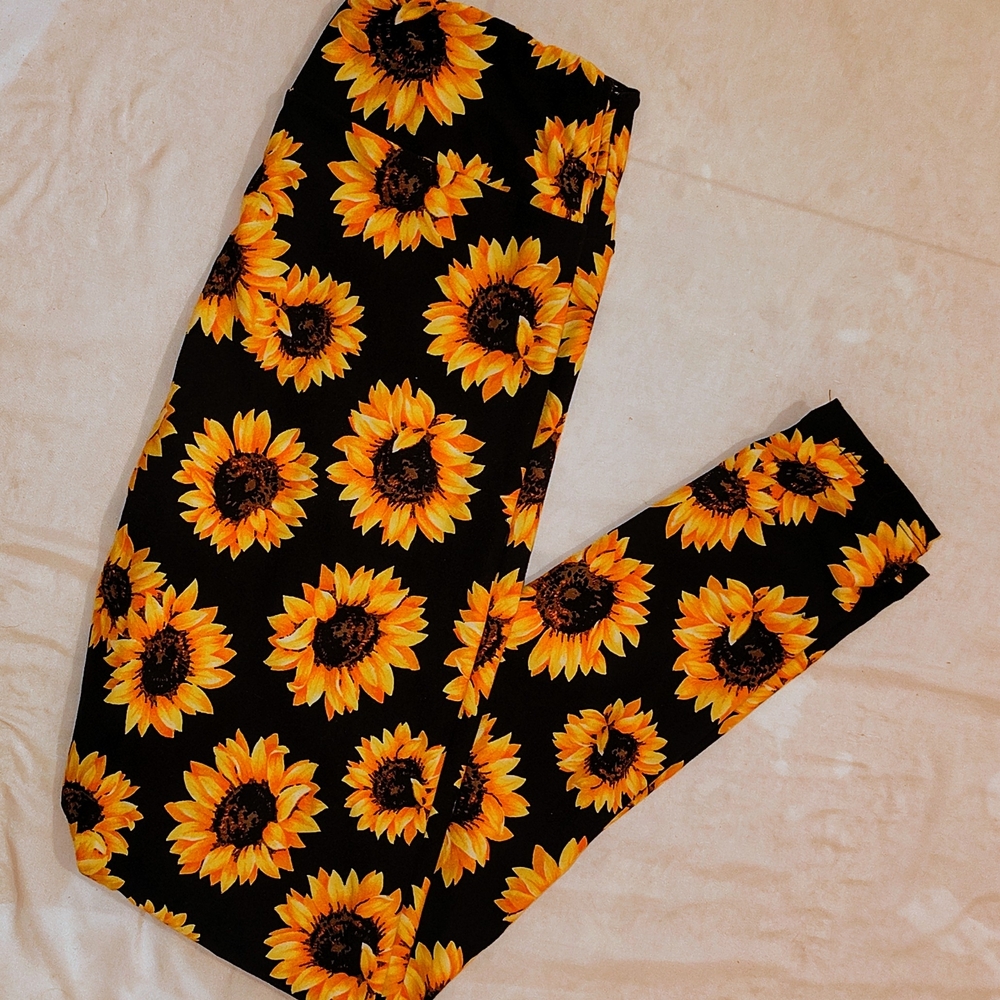 LuLaRoe Black and Yellow Sunflower Leggings